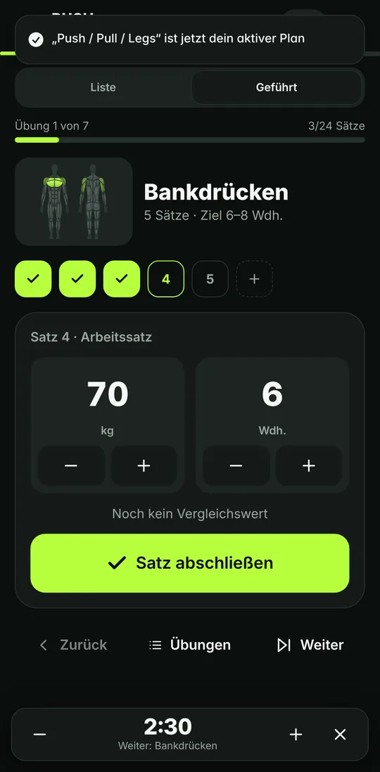 Geführter Modus: ein Satz pro Bildschirm mit großen Plus-/Minus-Tasten und Pausentimer.